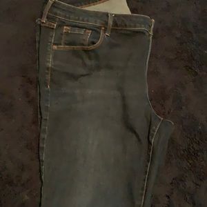 Old navy size 16 bootcut jeans. Like new.